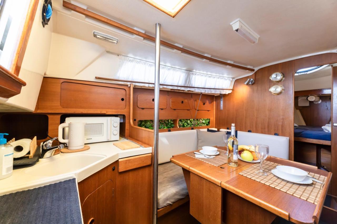 Seaside Chill-Out Stay On A Sail Yacht Пуэрто-Калеро Экстерьер фото